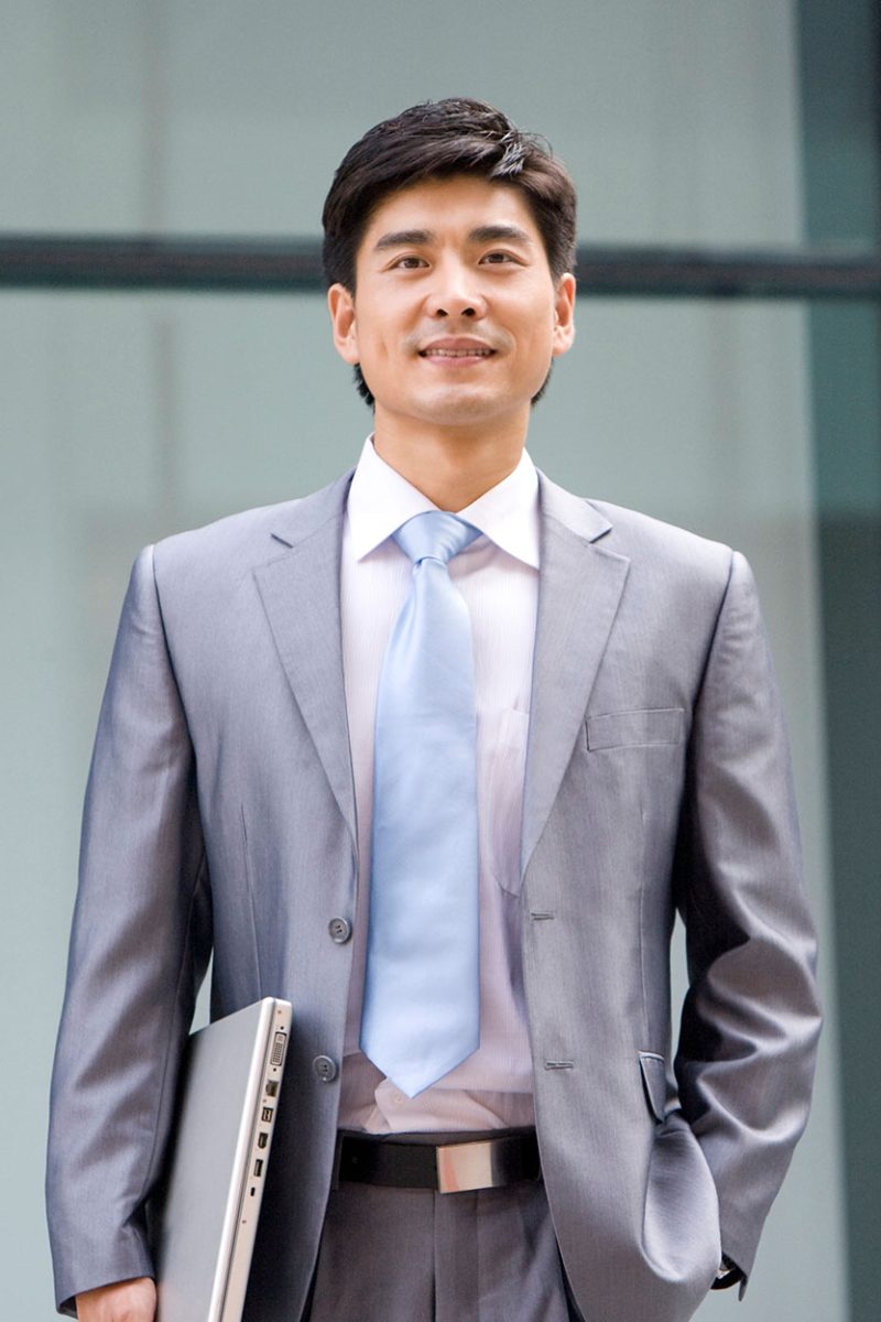 chinese-businessman-JAHDPS5.jpg